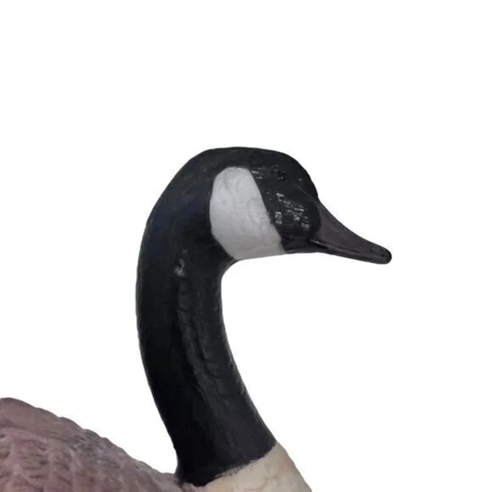 Lefton CANADA GOOSE Porcelain Bird Figurine 06591‎ Nest Egg Collection 1988
